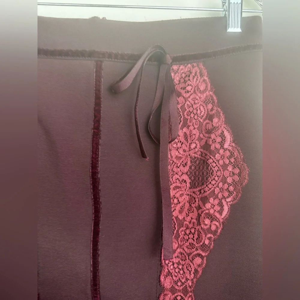 Rinascimento Maroon/Burgundy Lace/Velvet Trim  Pencil Skirt NWOT S * Minor Flaw*